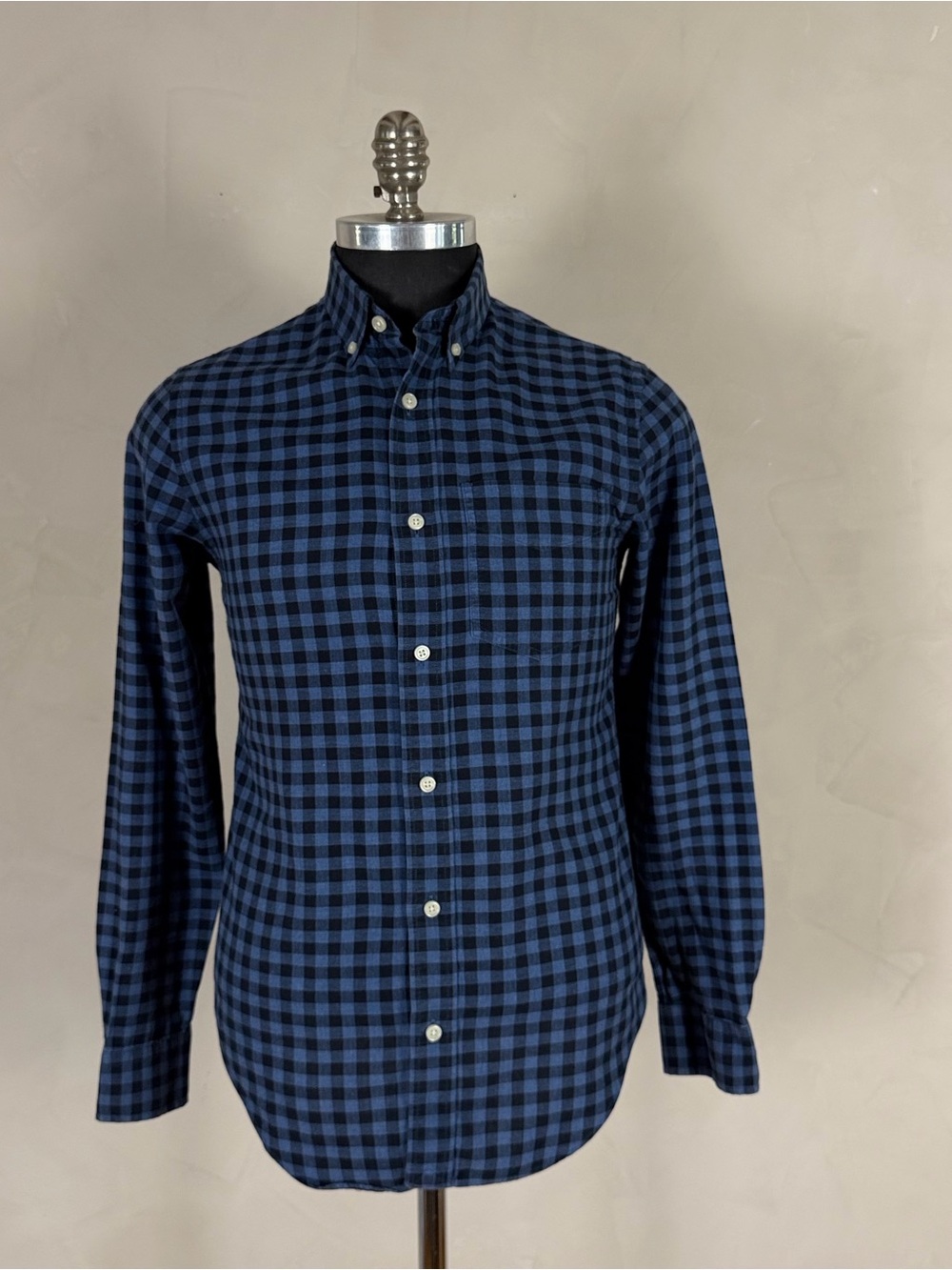 Club Monaco Men’s XS Slim Fit Blue Black Gingham Button Down Shirt